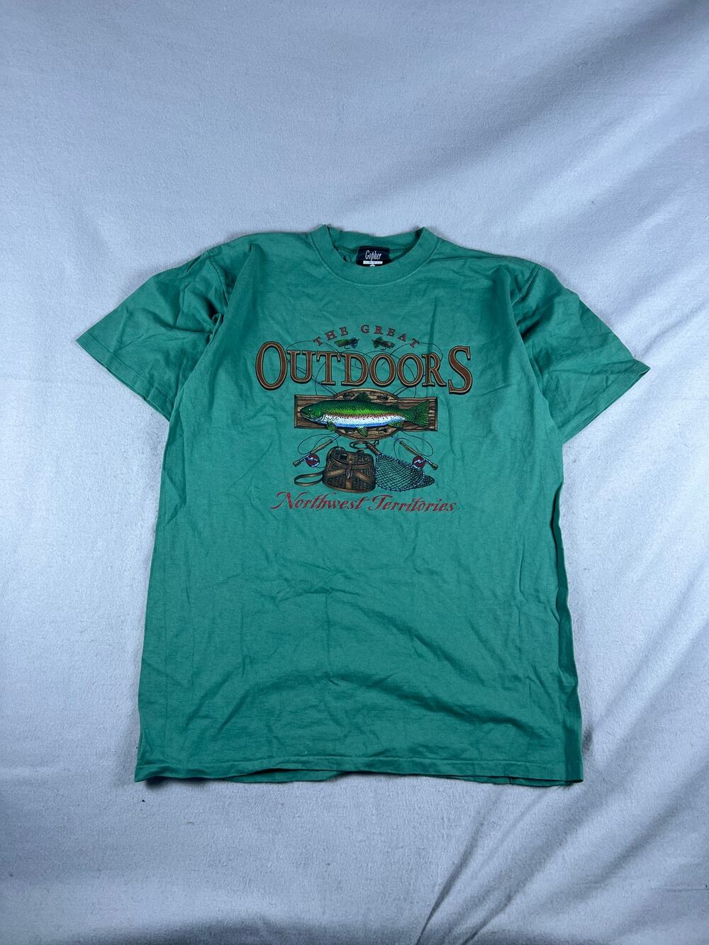 Vintage Gopher T-Shirt Mens L Green Great Outdoors Northwest Territories Fishing
